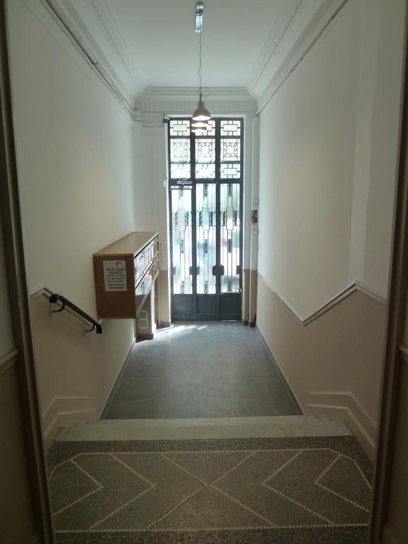 New 1 Bedroom Apt Place Garibaldi Nice Rum bild
